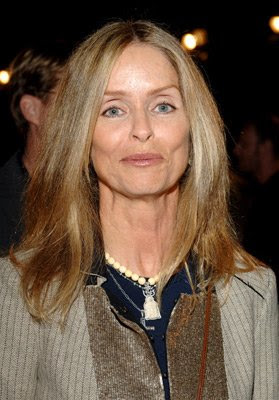 STARS WORLD: barbara bach ameri...